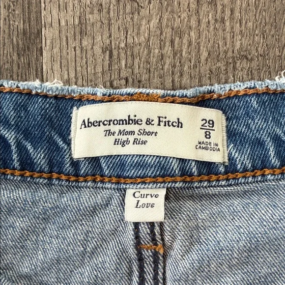 Abercrombie & Fitch The Mom Short High Rise Curve Love ✧ Size 29/8 - Picture 2 of 4